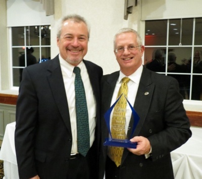 David Chase (right) received the President's Award from Glenn Welch.